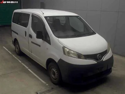 NISSAN NV200