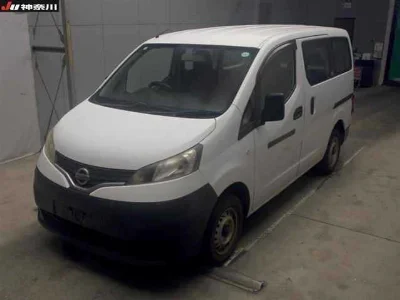 NISSAN NV200