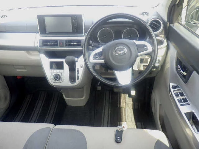 Daihatsu Cast  с аукциона в Японии