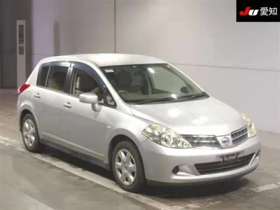 NISSAN TIIDA