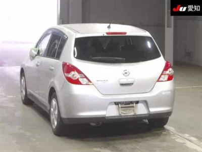 NISSAN TIIDA