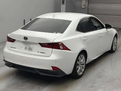 LEXUS IS