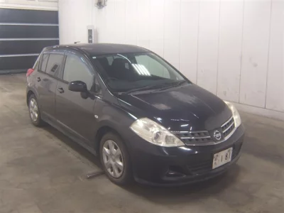 NISSAN TIIDA