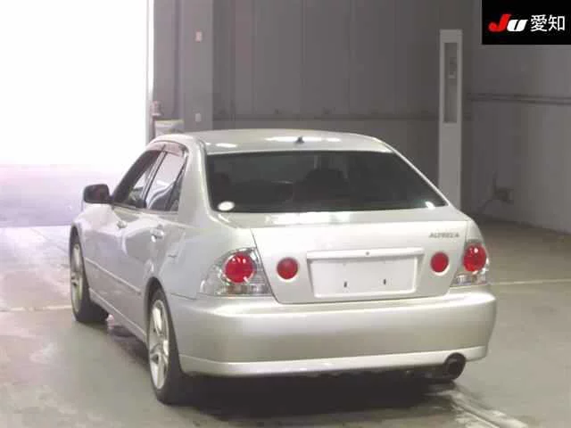 Toyota Altezza  с аукциона в Японии