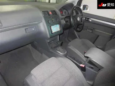 VOLKSWAGEN GOLF TOURAN