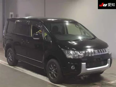 MITSUBISHI DELICA D5