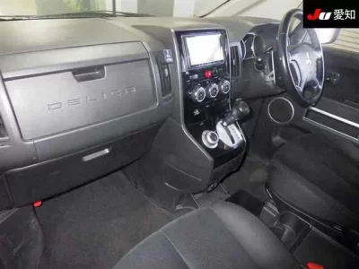 MITSUBISHI DELICA D5