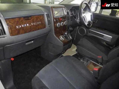 MITSUBISHI DELICA D5