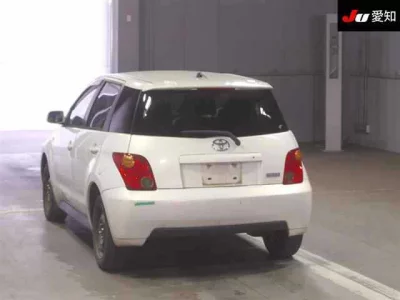 TOYOTA IST