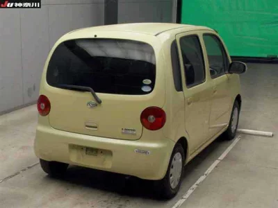 DAIHATSU MOVE LATTE