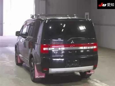 MITSUBISHI DELICA D5