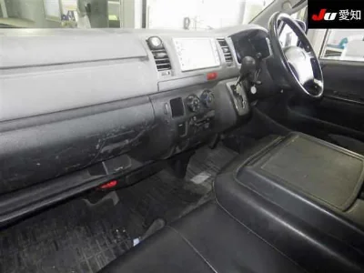 TOYOTA REGIUS VAN