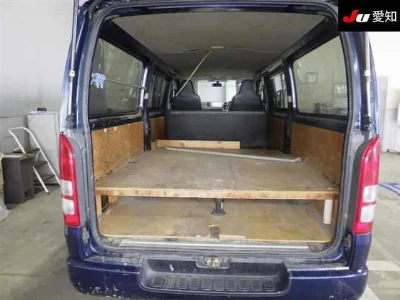 TOYOTA REGIUS VAN