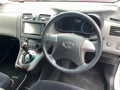 TOYOTA MARK X ZIO