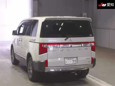 Mitsubishi DELICA D5