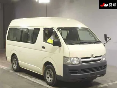 TOYOTA HIACE VAN
