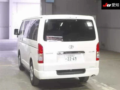 TOYOTA HIACE VAN