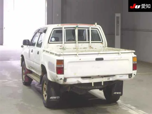 Toyota Hilux  с аукциона в Японии