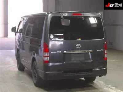 TOYOTA REGIUS VAN