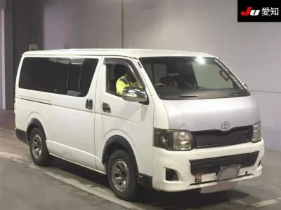TOYOTA HIACE VAN