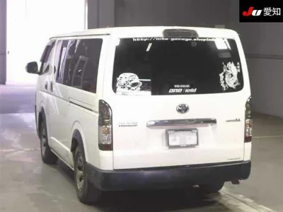 TOYOTA HIACE VAN