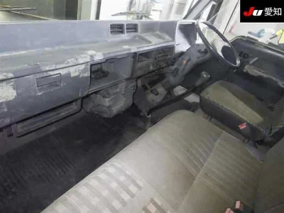 MITSUBISHI CANTER