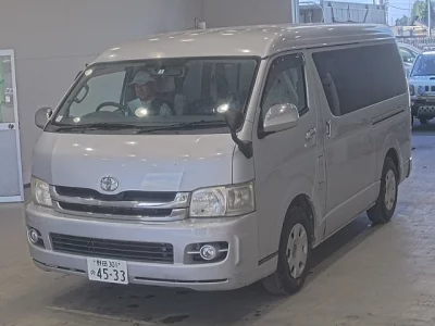 TOYOTA HIACE