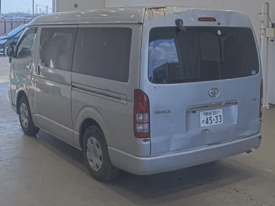 TOYOTA HIACE