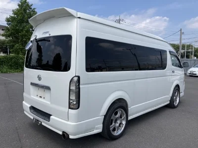 TOYOTA REGIUS ACE VAN
