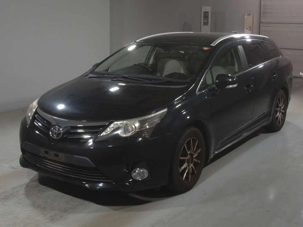 Toyota Avensis  с аукциона в Японии