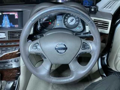NISSAN FUGA
