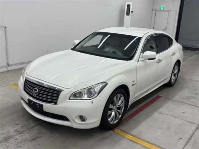 NISSAN FUGA