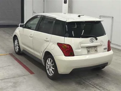 TOYOTA IST