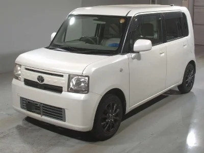 TOYOTA PIXIS SPACE