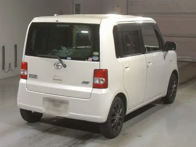 TOYOTA PIXIS SPACE