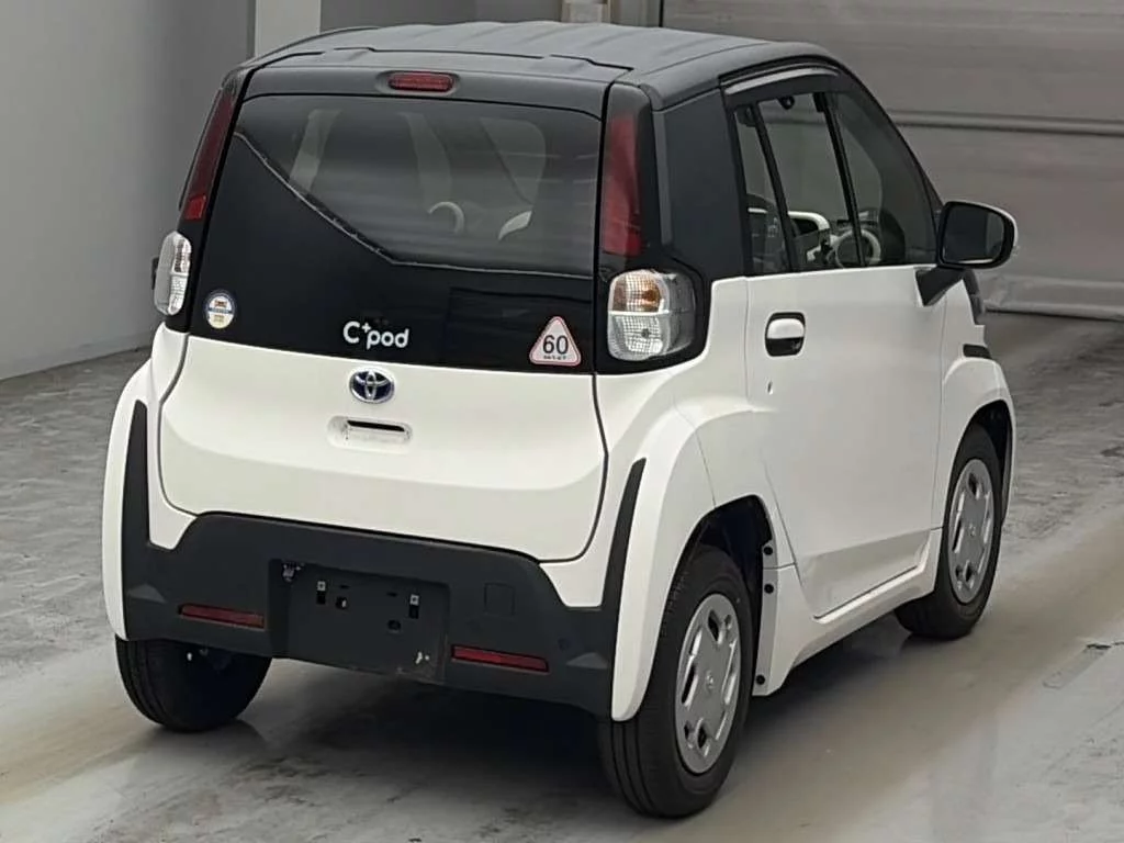 Toyota C+pod  с аукциона в Японии