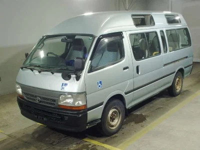 TOYOTA HIACE
