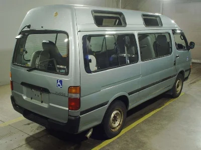TOYOTA HIACE