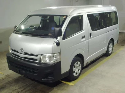 TOYOTA HIACE