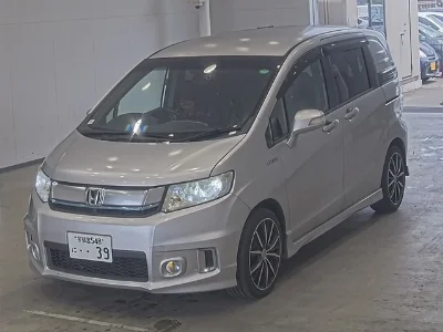 HONDA FREED SPIKE