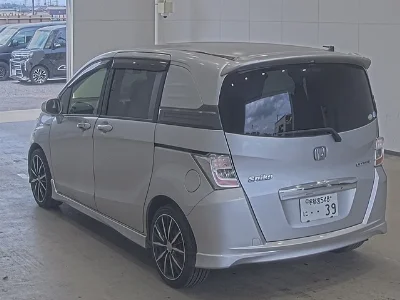 HONDA FREED SPIKE