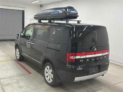 MITSUBISHI DELICA D5