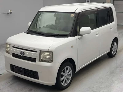 TOYOTA PIXIS SPACE