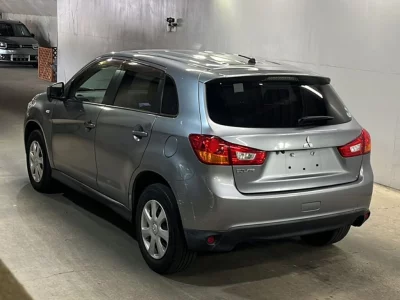 MITSUBISHI RVR