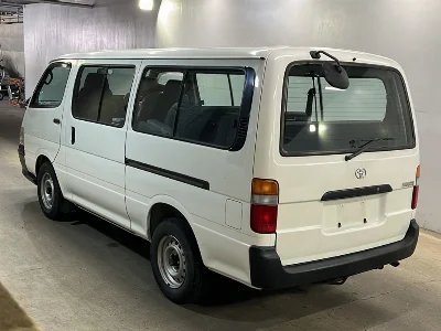 TOYOTA HIACE