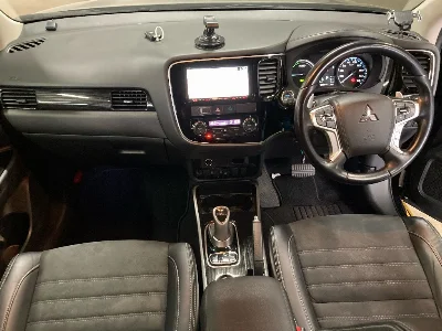 MITSUBISHI OUTLANDER PHEV