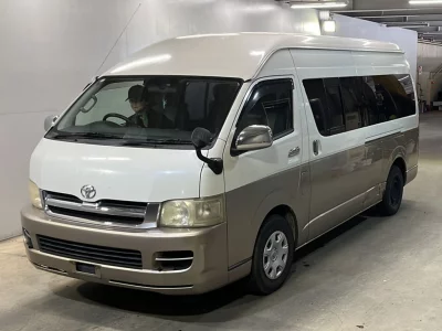 TOYOTA HIACE