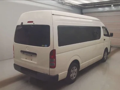TOYOTA REGIUS VAN