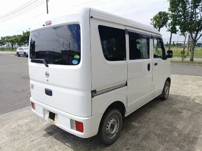 NISSAN CLIPPER VAN