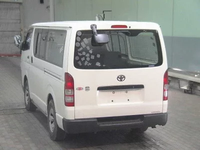 TOYOTA REGIUS VAN